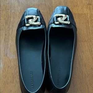 AEROSOLES Black Flats with Gold Chain Detail